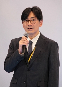 井田 俊輔