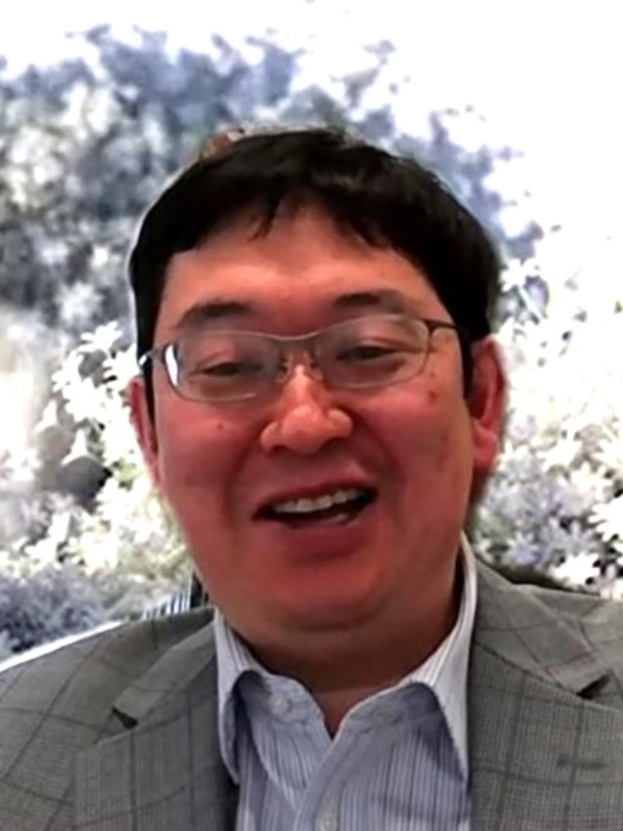 吉岡さんの顔